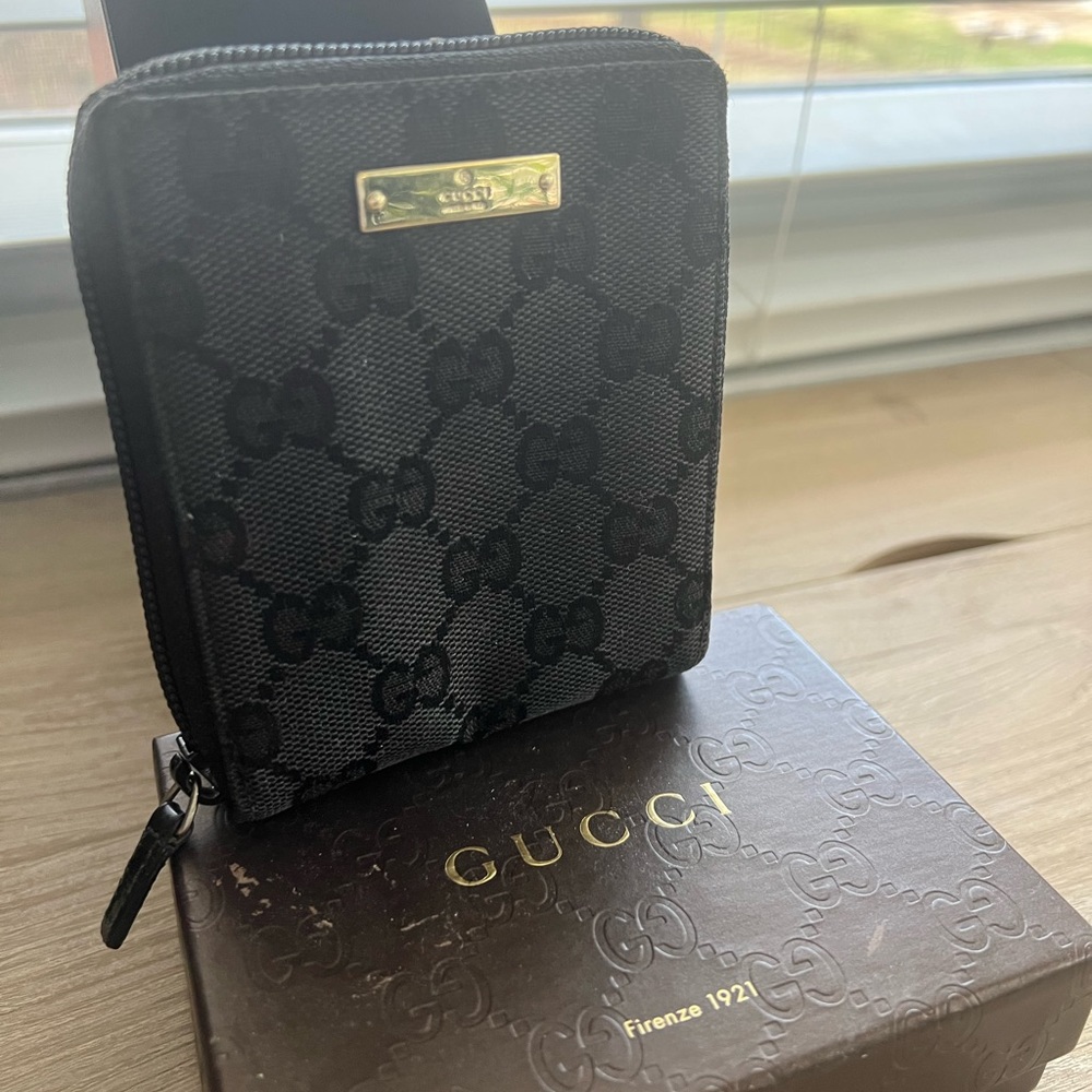 Gucci wallet